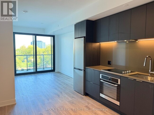 Building Photo - 3009 Novar Rd