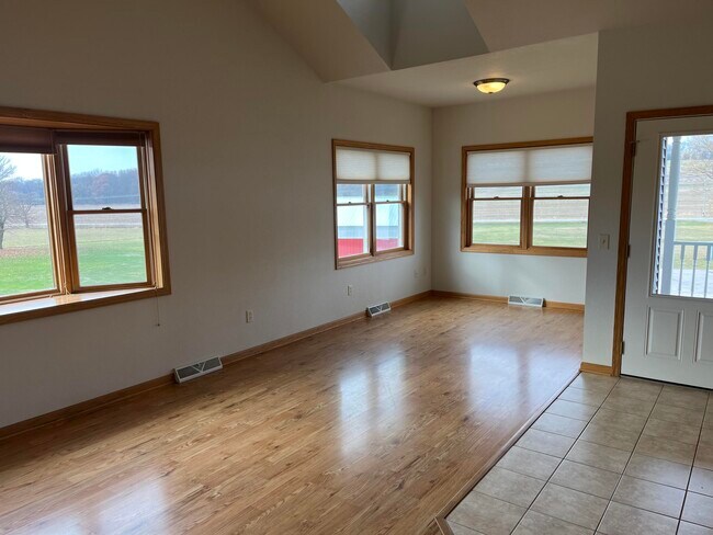 Building Photo - N3530 County Rd G