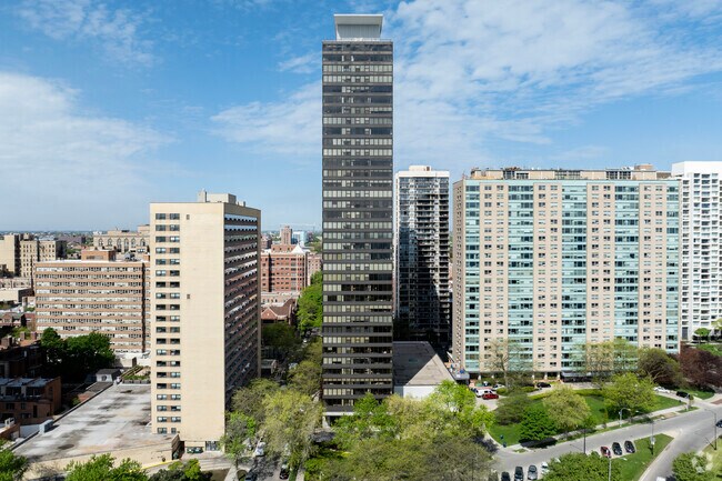 Alternate - 3150 N Lake Shore Dr