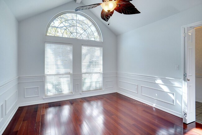 Foto del edificio - Beautiful Benbrook Home on Quarter Acre