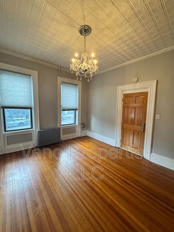 Foto del edificio - 293 Hudson Ave