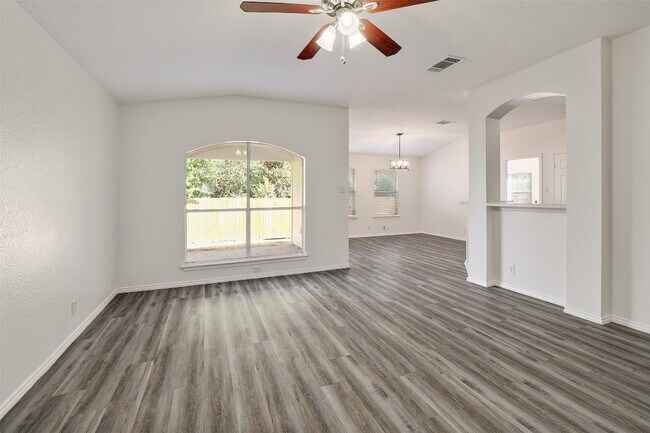 Building Photo - 9724 Copper Creek Dr