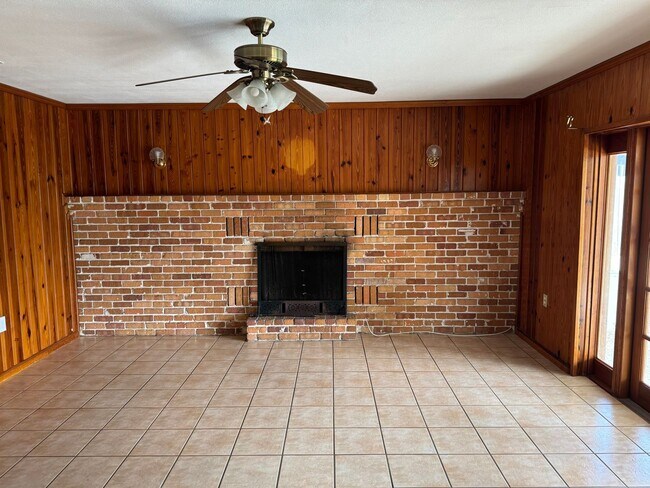 Building Photo - Great Merritt Island pool home, with lots of room for the family and entertaining.