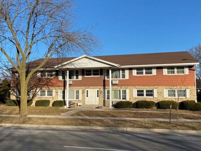 Building Photo - 4224 W Howard Ave