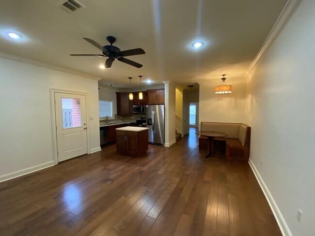 Foto del edificio - 1016 Villa Dr