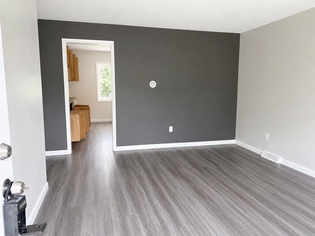 Building Photo - Beautifully Renovated 4BR Retreat with Spacious Yard in North Columbus