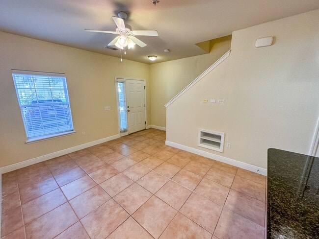 Building Photo - Chase Hollow #25