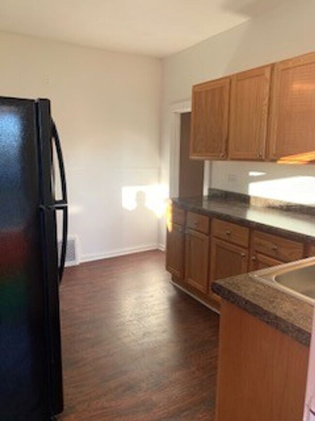 Foto del edificio - 535 S State St