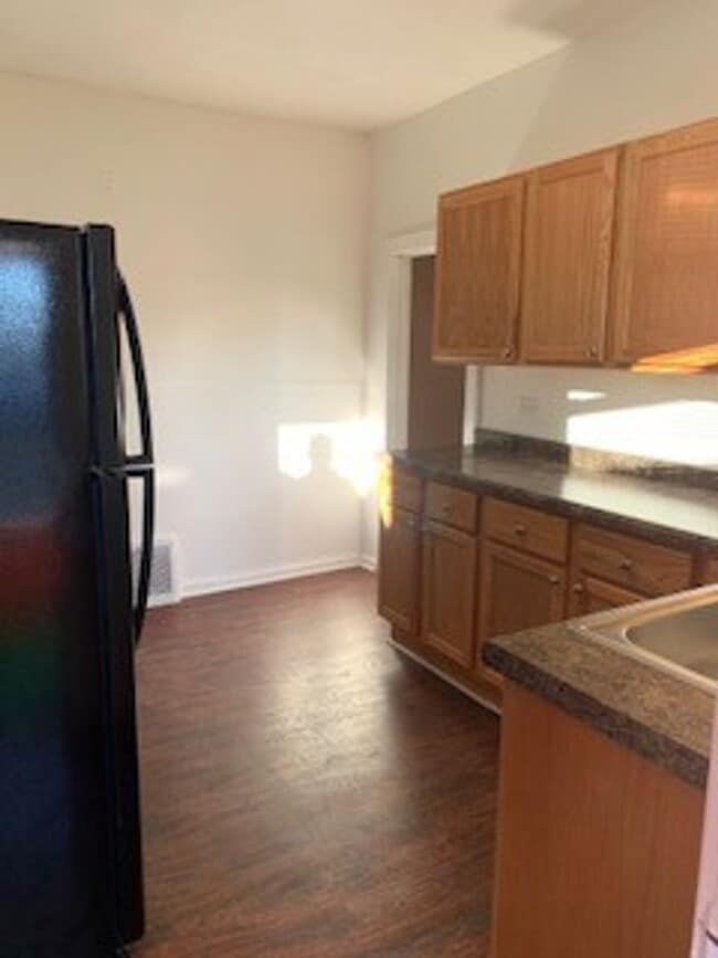 Building Photo - 535 S State St