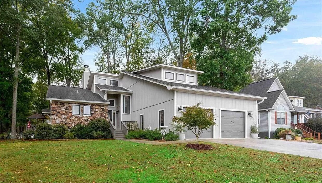 251 Riverbend Cir, Guntersville, AL 35976 House Rental in