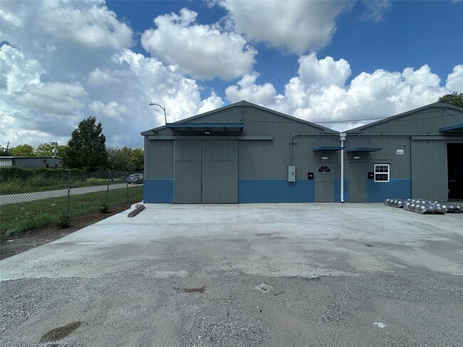 Building Photo - 6936 Lozier St