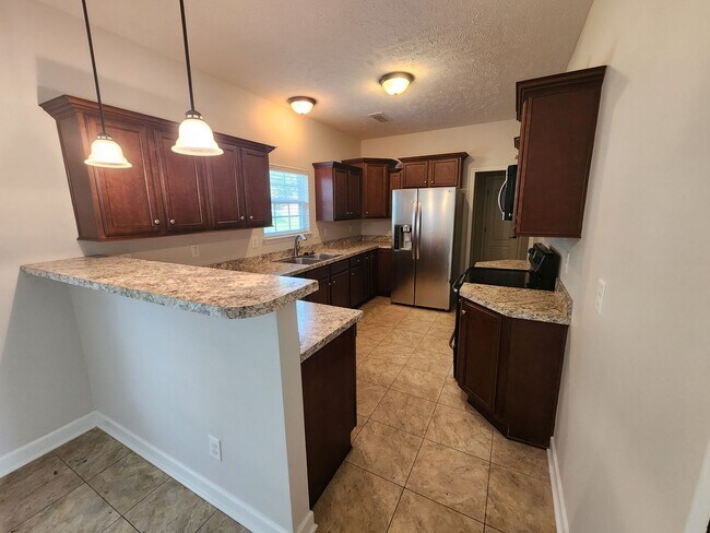 Foto del edificio - Rare 4/2.5 in Oak Highlands Neighborhood!