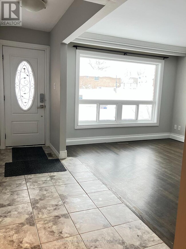 Building Photo - 355 Leacock Dr