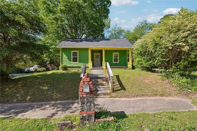Building Photo - 1780 Spring Ave