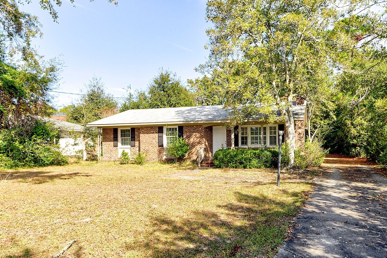 Primary Photo - Home For Rent In Ridgewood Heights