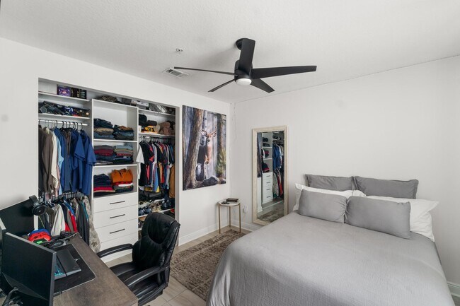 Foto del edificio - 3643 NW 5th Ter