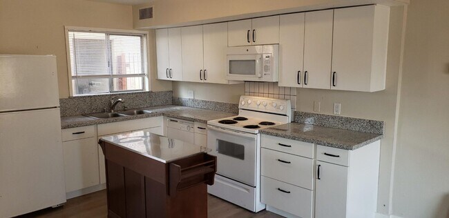 Foto del edificio - 5118 Garden Ln