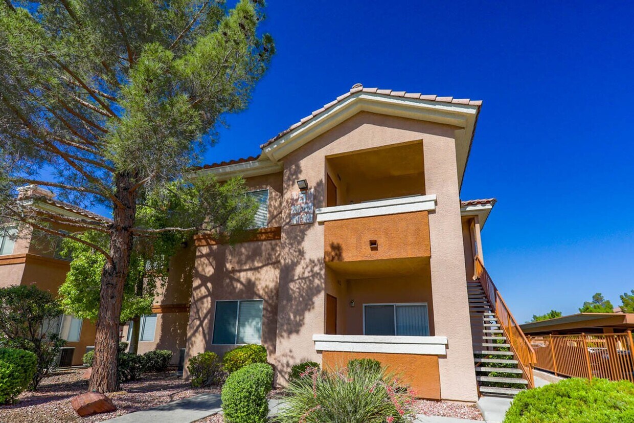 Foto principal - 2 Bed Condo Centrally Located