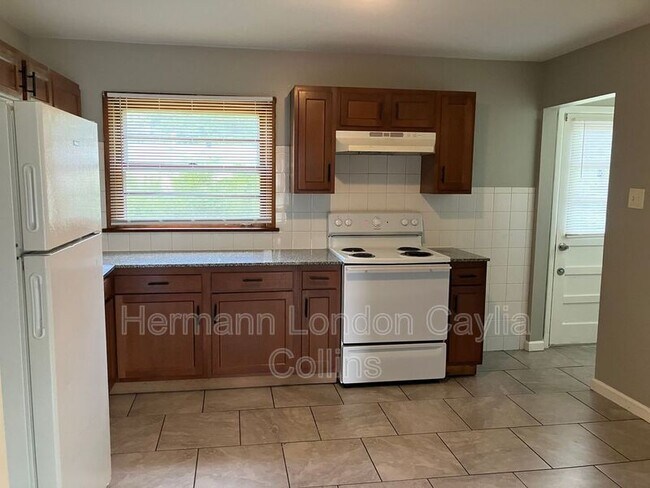 Building Photo - 1451 Fairmeadows Ln
