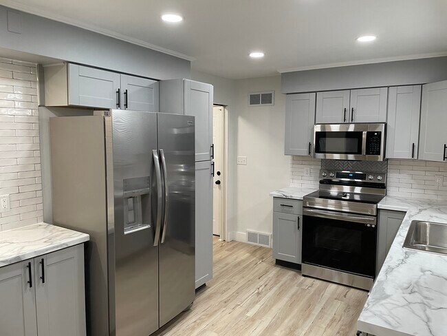 Building Photo - 1200 Glendale Ave