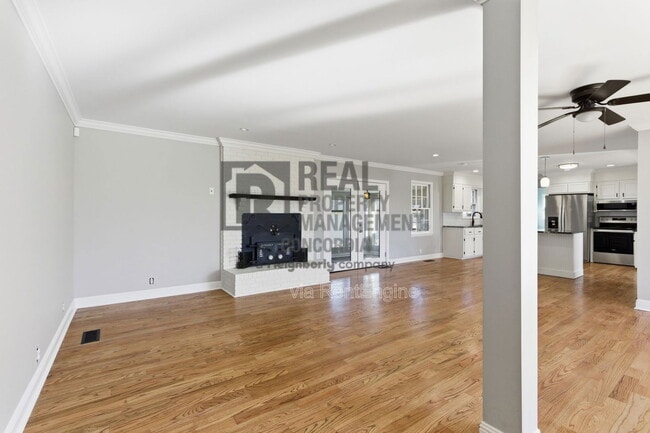 Building Photo - 1246 S Russell St