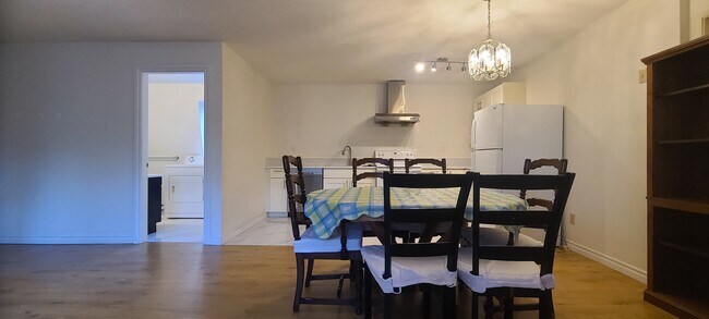 Photo du bâtiment - 2299 169 St