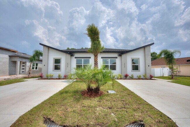 Building Photo - BRAND DUPLEX! Modern, energy efficient hom...
