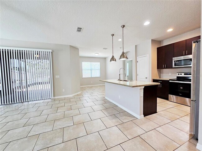 Building Photo - 12755 Garridan Ave