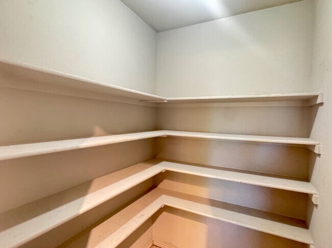Building Photo - 16224 Panther Way