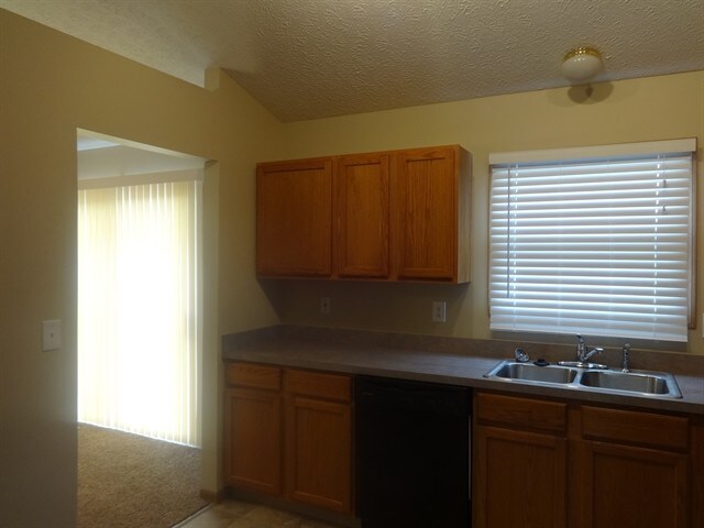 Building Photo - 2250 Chadsterz Dr