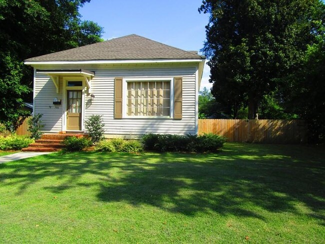 Building Photo - 506 Bell Ave
