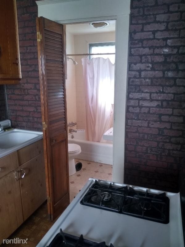 Building Photo - 2 br, 1 bath Apartment - 822 Locust 1 Unit 1