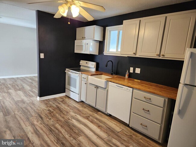 Foto del edificio - 13615 Holly Ridge Ln