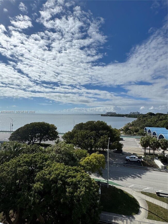 Foto del edificio - 150 SE 25th Rd