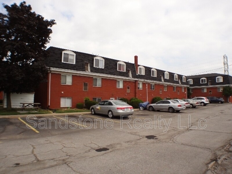 2102 Tower Blvd Unit 102, Lorain, OH 44053 Condo for Rent in Lorain