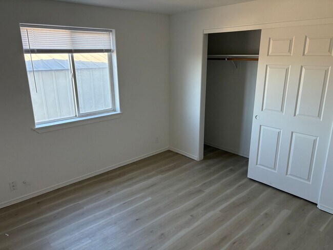 Foto del edificio - Huntington Rd. Duplex