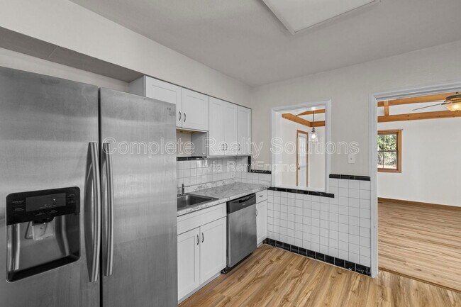 Foto del edificio - 1150 N Florissant Rd