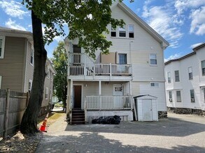 Building Photo - 368 Crescent St