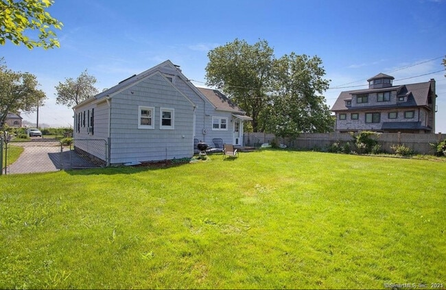 Building Photo - 60 Bassett Ln