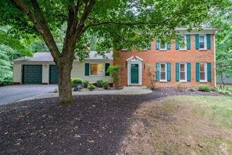 Building Photo - 10409 Adel Rd