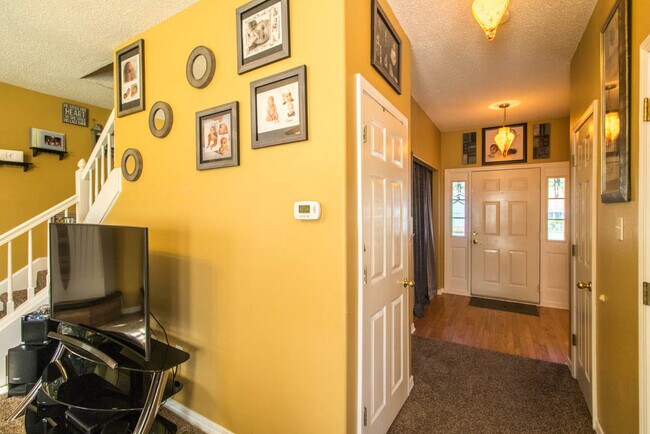 Building Photo - 13465 Huntington Cir