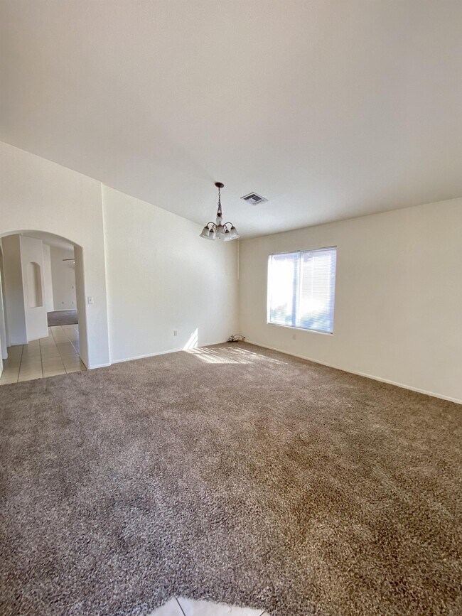 Foto del edificio - 8866 N Moonfire Dr