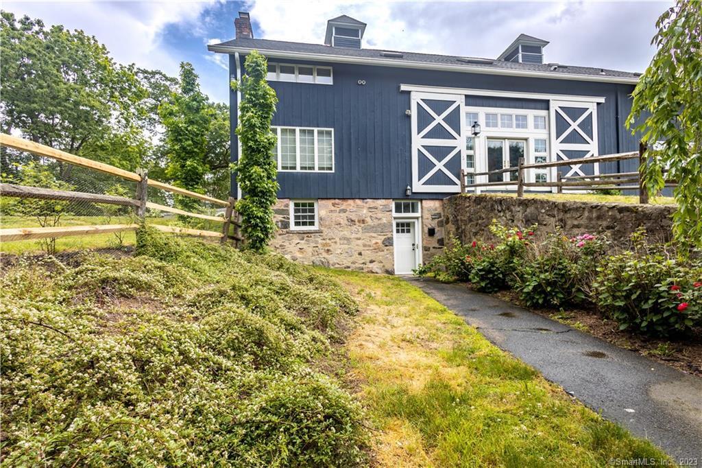 Foto principal - 55 Cider Mill Ln