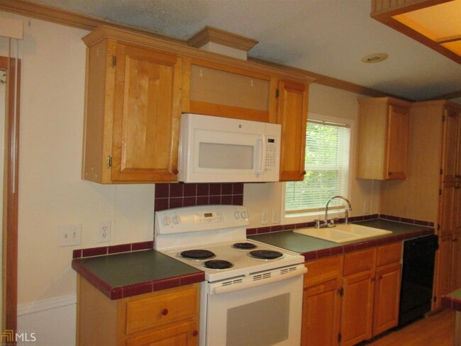 Building Photo - 355 White Birch Dr
