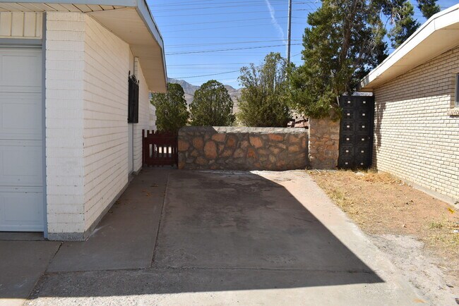 Foto del edificio - 9545 Pistacio St