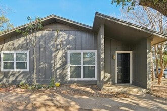 Building Photo - 11906 Broad Oaks Dr