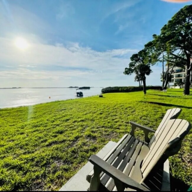 Foto del edificio - 2700 Bayshore Blvd