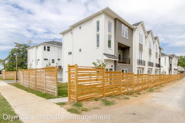 Building Photo - 1737 Pecan St