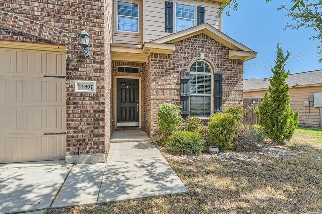 Foto del edificio - HUGE 5 BEDROOM HOME FOR RENT IN LUCKEY RANCH! WITHIN 10 MILES FROM LACKLAND AFB.