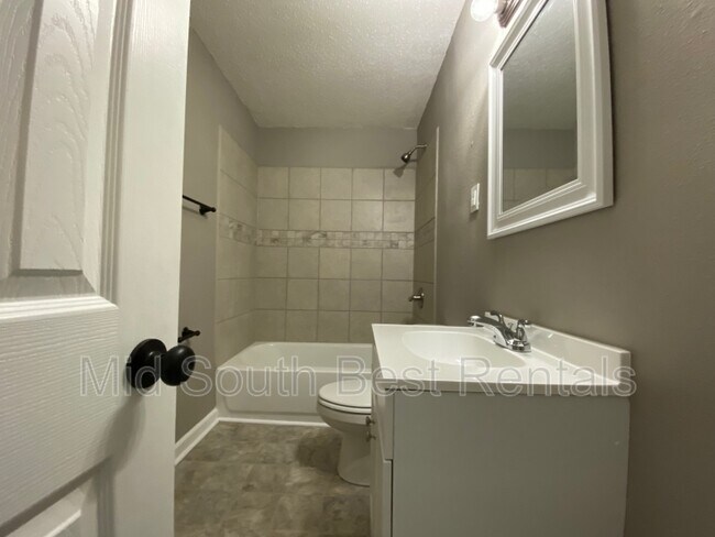 Foto del edificio - 5061 Stacey Rd